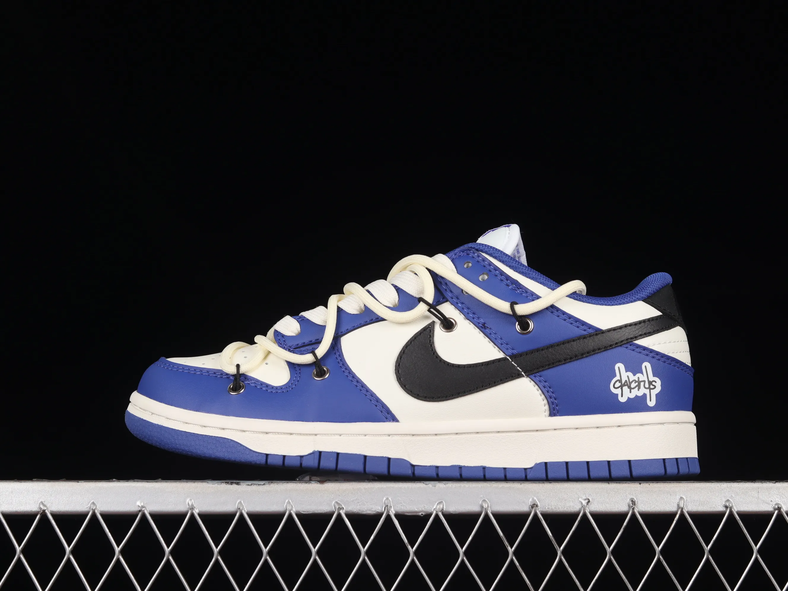 All Categories Nk SB Dunk Series Nk SB Dunk Low Low-top Sneakers Nk Dunk Low White Blue Customized Deconstructed Strap Dip-Dye Casual Sneakers DD1503-119